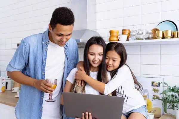Gérer l’utilisation des écrans en famille : des règles claires pour une vie numérique équilibrée