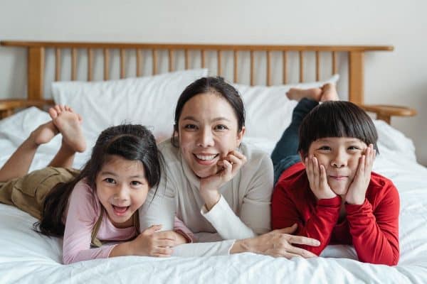 Boostez la confiance de votre enfant : les meilleures astuces pour l’aider à s’affirmer !