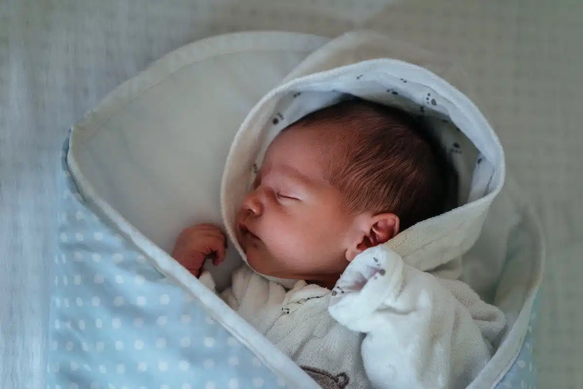 Aider son enfant à s’endormir : méthodes simples et efficaces