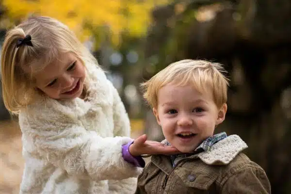 Apprendre à son enfant à mieux gérer ses émotions : astuces et conseils pratiques