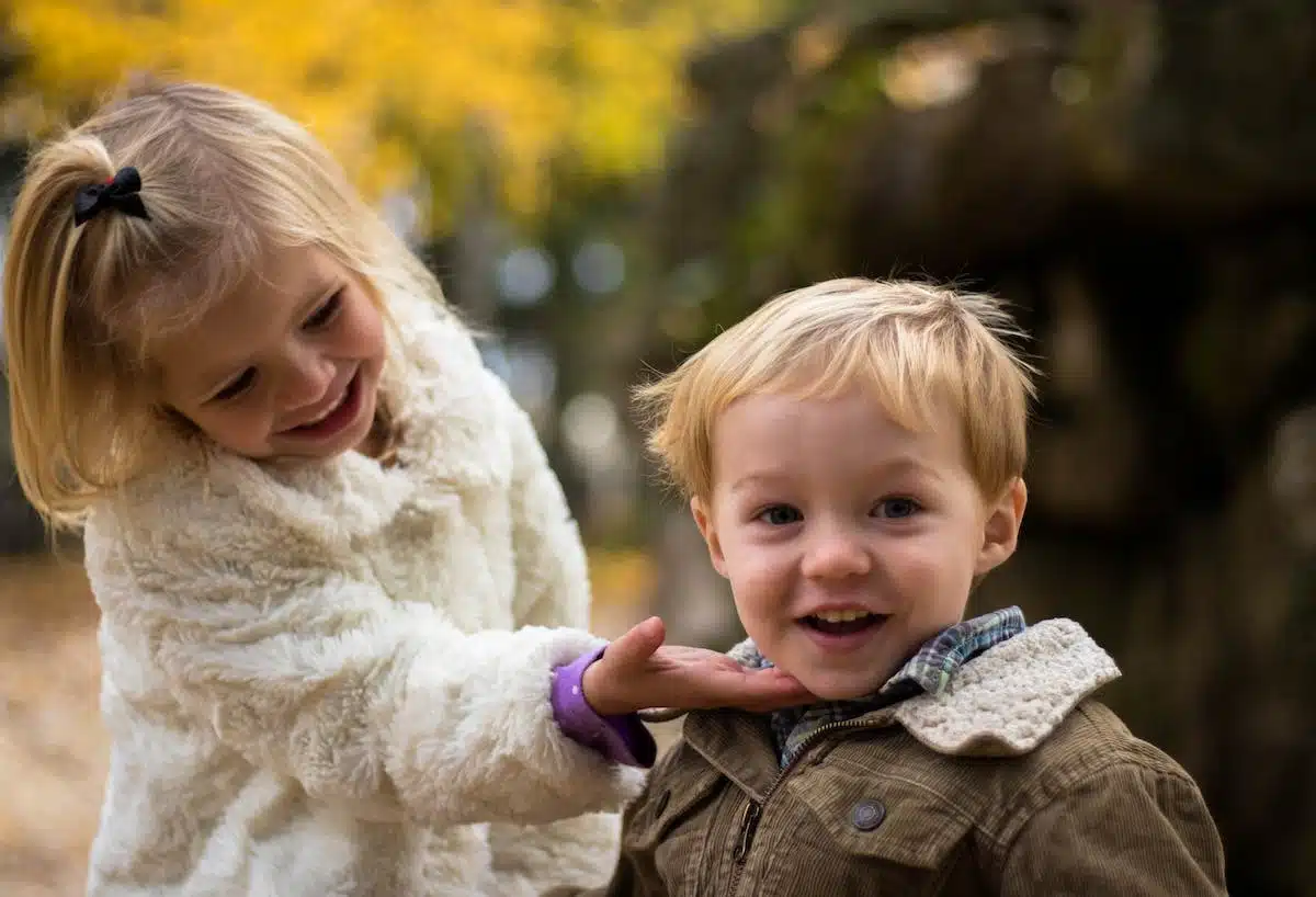 Apprendre à son enfant à mieux gérer ses émotions : astuces et conseils pratiques