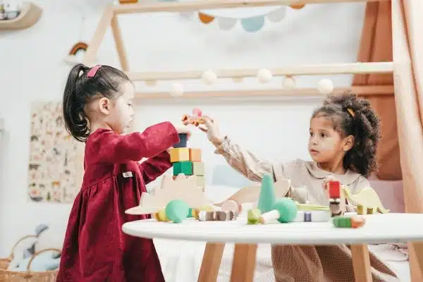 Activités ludiques et éducatives pour renforcer les liens familiaux : un guide complet