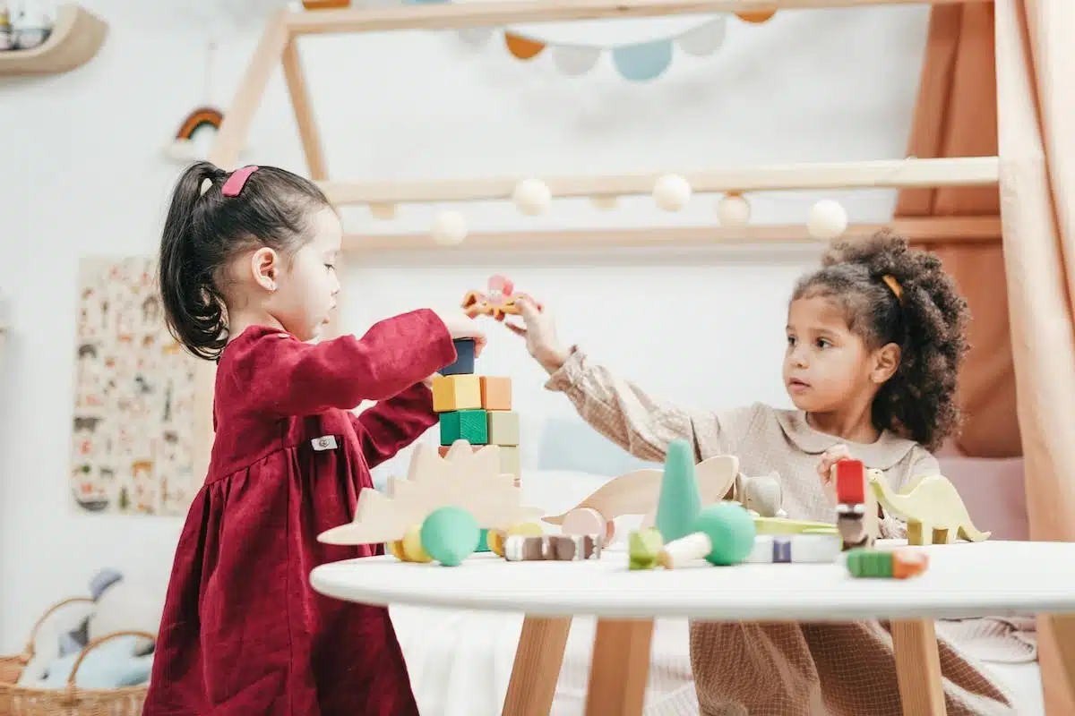 Activités ludiques et éducatives pour renforcer les liens familiaux : un guide complet