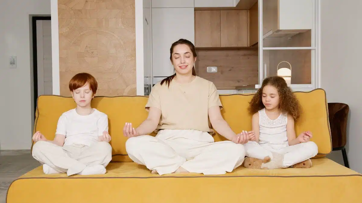 Les bienfaits de la méditation en famille : retrouver la sérénité au quotidien