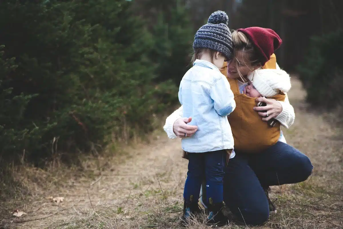 Les porte-bébés : qu’est-ce qui fonctionne et quels sont les pièges à éviter