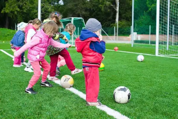 Les multiples bienfaits de la pratique sportive pour les enfants