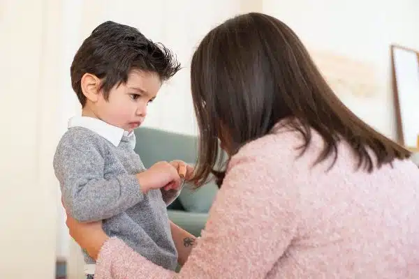 Impact des écrans sur la dynamique de la relation parent-enfant : une analyse approfondie