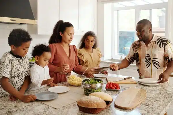 L’importance d’une alimentation équilibrée pour une santé optimale en famille