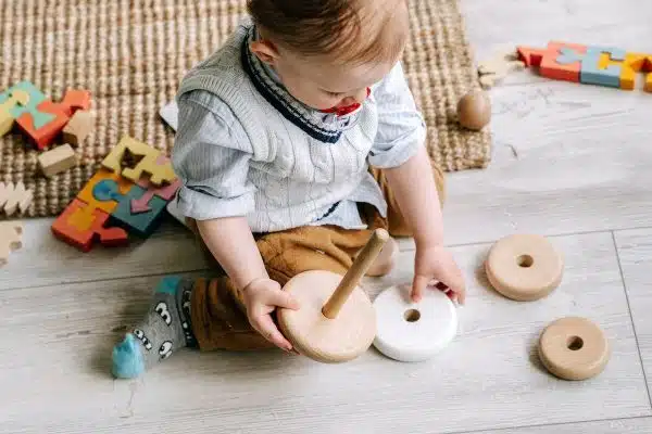 Les meilleurs jouets pour stimuler le développement de votre bébé