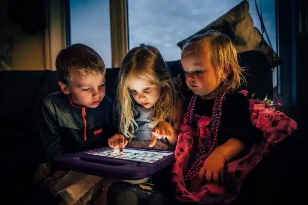 Les enjeux de l’éducation des enfants à l’ère du numérique
