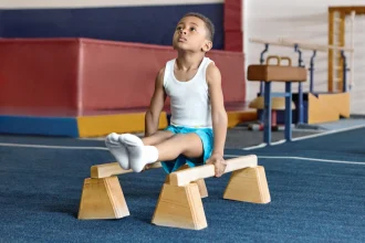 Sport à 4 ans : faut-il privilégier l'individuel ou le collectif ?