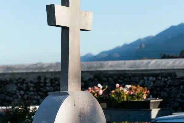 Plaques de cimetière : commémoration de ses êtres chers