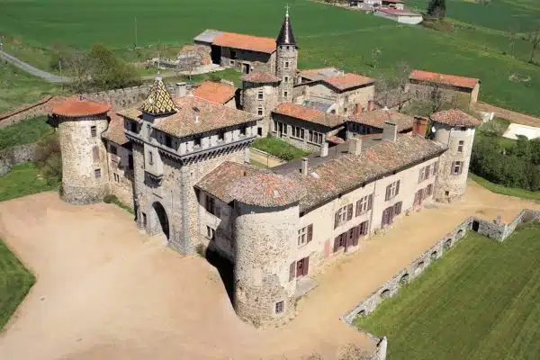 Découvrez les plus beaux châteaux à visiter en famille autour de Lyon