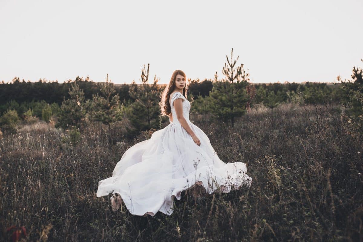 Robes de mariée champêtre : le guide pour un look parfait