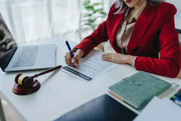 Divorce par consentement mutuel : une procédure simplifiée avec un avocat spécialisé